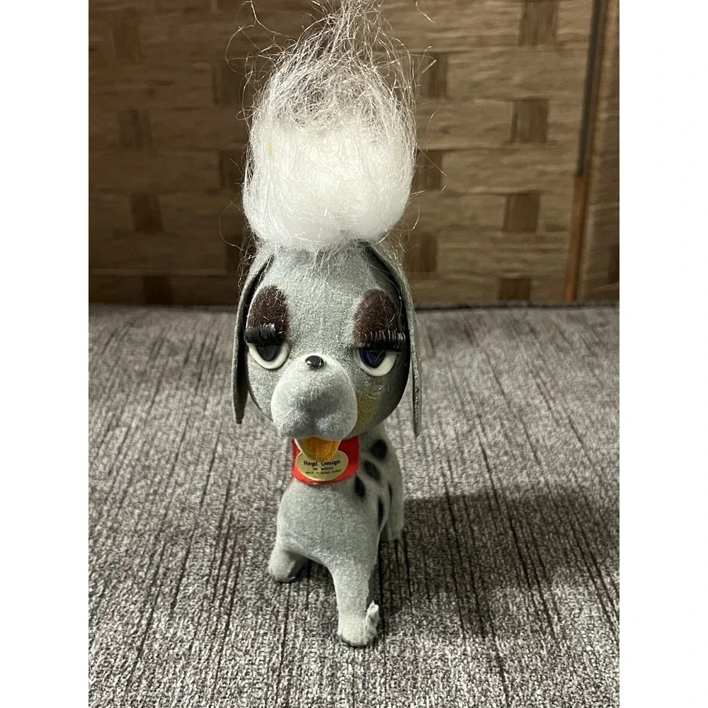 Regd‎ Designs Vtg Flocked Dog w/ Attitude! Velvet Gray w/ Spots Very Good Cond!